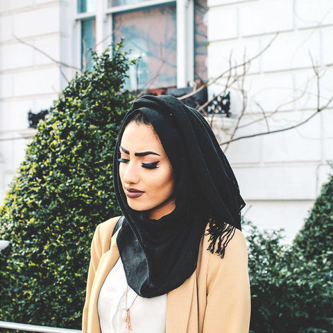 Slapp Chat Interview with Authentically Ella - Blogger Irish Hijab Beauty Engineer