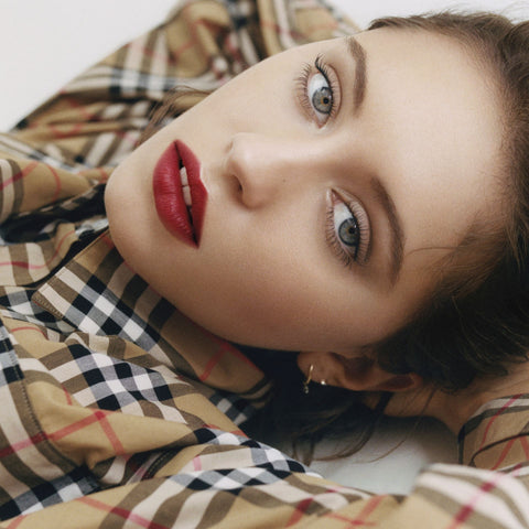 Burberry Beauty - Iris Law- Campaign - Red Lips - Russett
