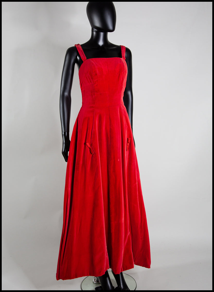 Vintage 1950s Red Velvet Ballgown Dress – ALEXANDRAKING