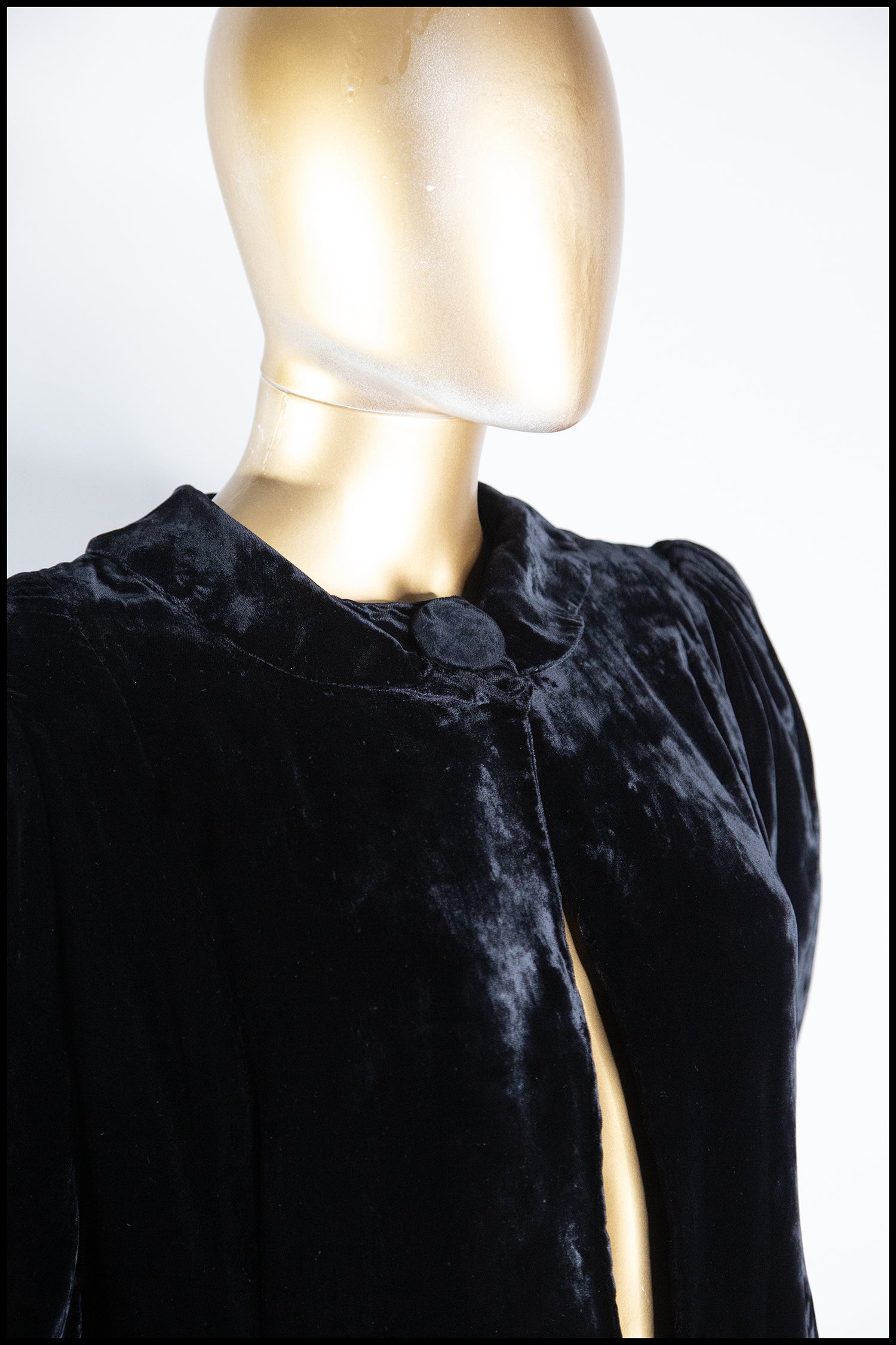 Vintage 1940s Black Silk Velvet Dress Coat – ALEXANDRAKING