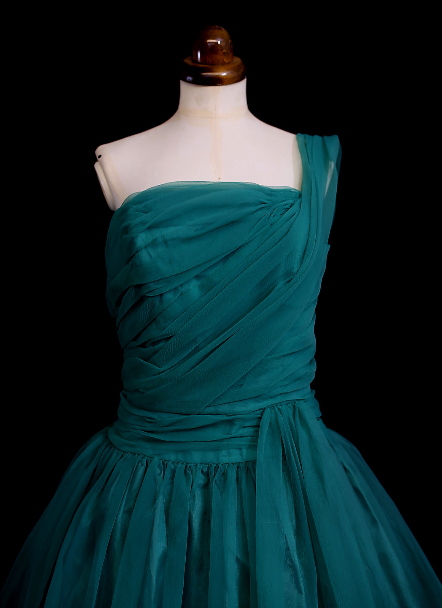 emerald green 1950s cocktail dress vintage tea length