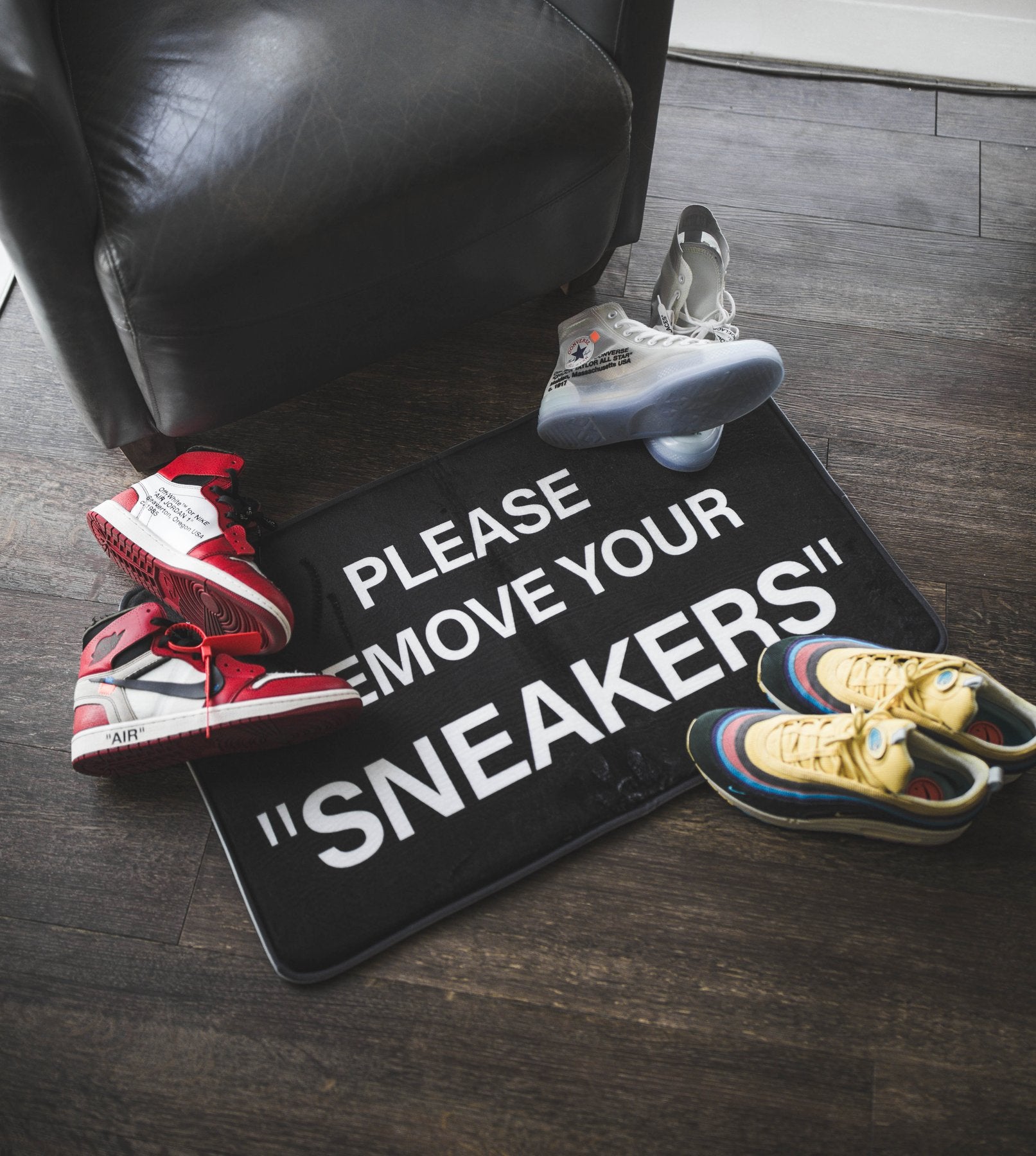 Please Remove Your Sneakers Mat – One 