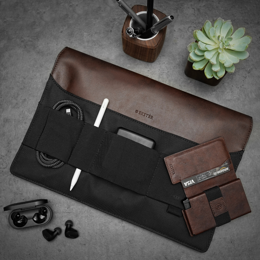 Ekster laptop case with Parliament wallet and smart accessories