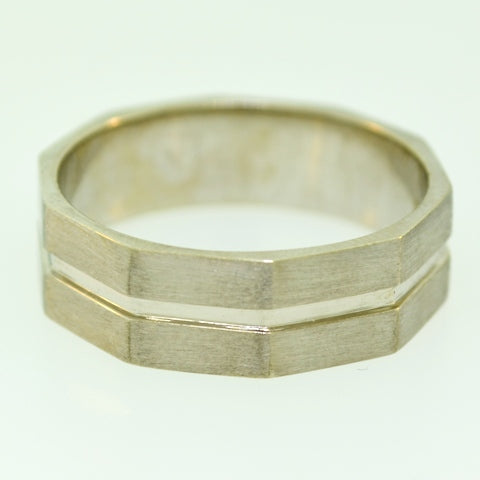 Samara 14KW 10-Sided Man's Wedding Ring