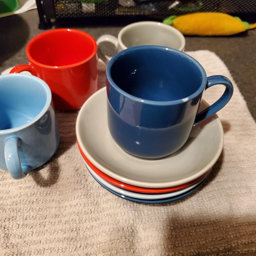 Comfify 4oz. Espresso Cups Set of 4 with Matching Saucers Multicolor