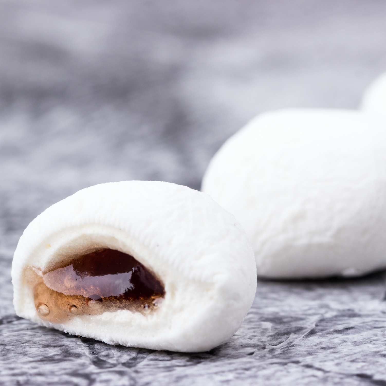 Mochi japanisches Dessert und Süßigkeit angeschnitten