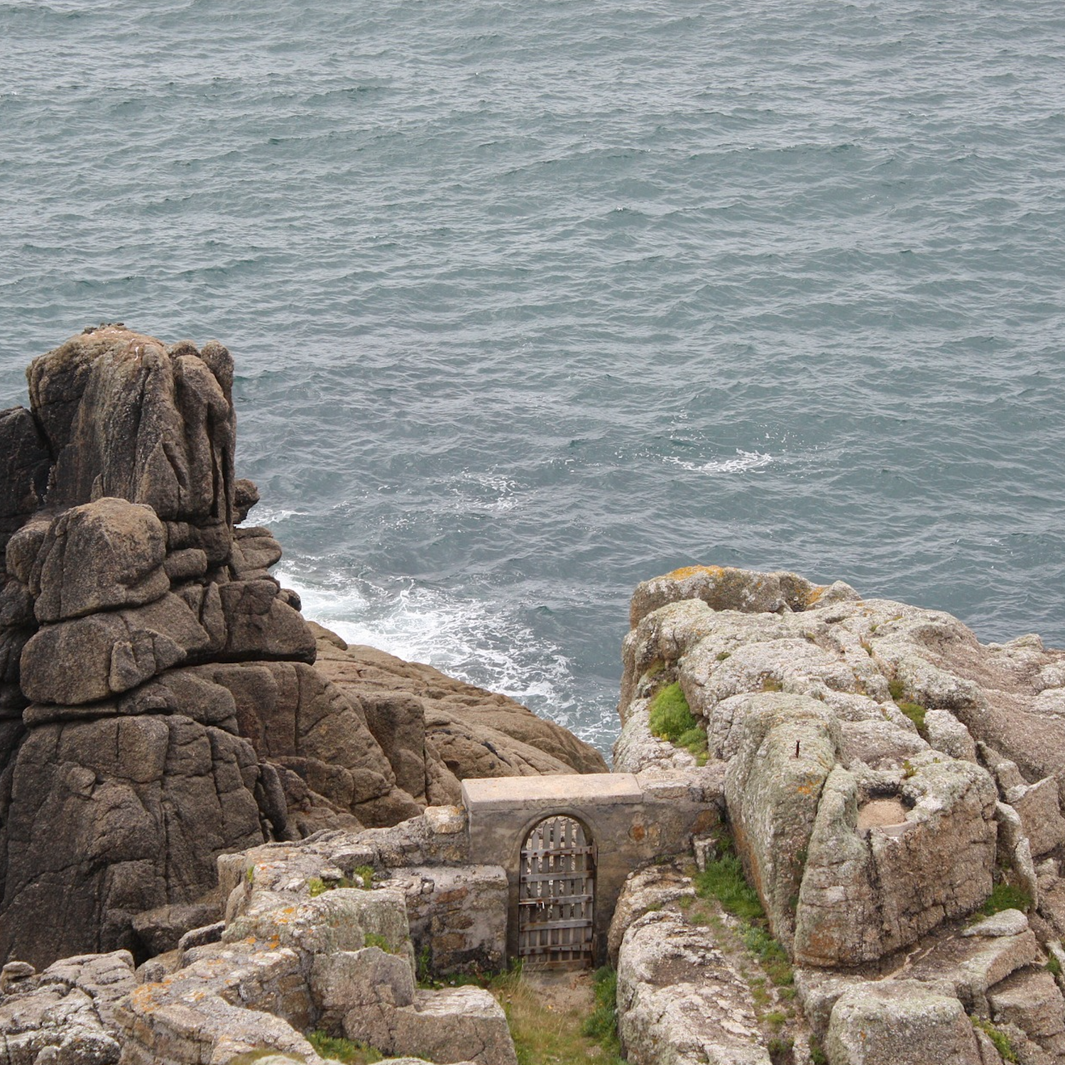 Théâtre Minack, plage de Porthchapel, Porthcurno