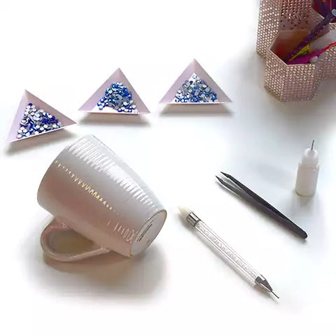 Ensure you have all the right tools and accessories for your embellishment projects, bluestreak crystals offers a huge range online