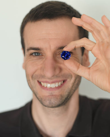 Welcoming Sébastien Bahri and his Tanzanite from Nomad's Co.,Ltd in the Lounges