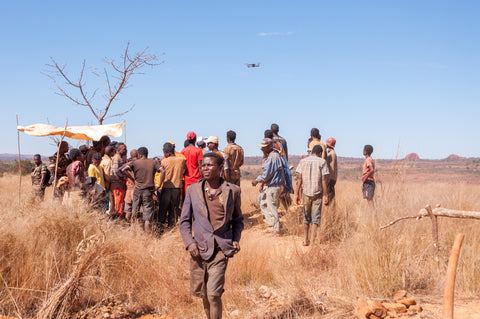 Maromiandra miners looking at Guji's Magic: the drone flight 