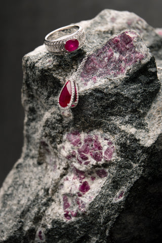 From rough to jewellery, a Greenland Ruby A/S specialty