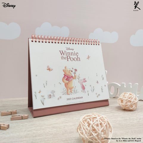 Winnie the Pooh - Crafting New Beginnings Desk Calendar
