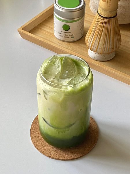 https://cdn.shopify.com/s/files/1/1456/8506/files/matchaonomu_-_matcha_memory_maker_latte_honey_cinnamon_oat_milk_matcha_latte_1_600x600.jpg?v=1701030054