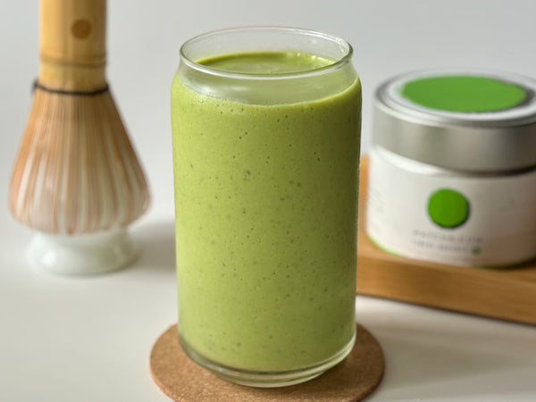 The ultimate pregnancy smoothie (with matcha) to avoid morning sickness