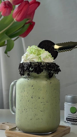 mint matcha milkshake with chocolate matcha powder