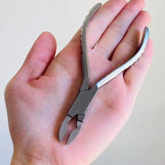 Practical gas sterilized ring opener pliers to change your rings