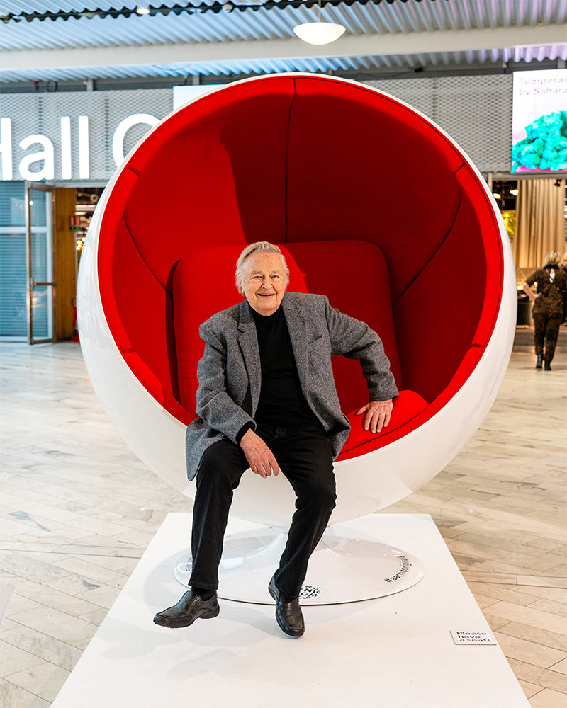 The Giant Ball Chair Eero Aarnio