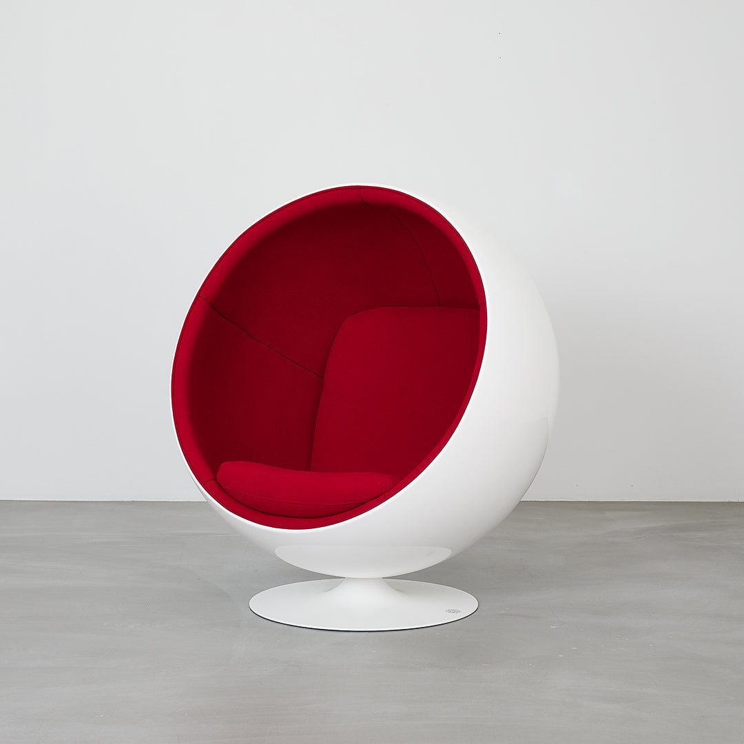 The Ball Chair Eero Aarnio Originals   Aarnio Originals Ball Chair 2000x 