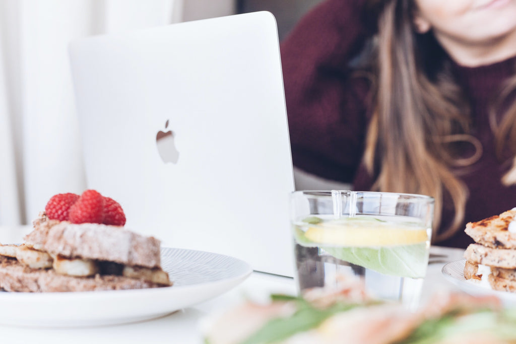 5 Reasons Why Lunch Delivery Matters to Your Business-1