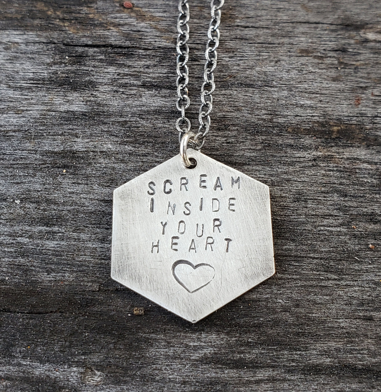 råb op element Bloom Stamped Pendant - Scream Inside Your Heart - KBeau Jewelry