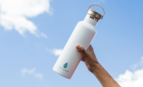 https://cdn.shopify.com/s/files/1/1462/0790/files/How_to_know_your_water_bottle_is_clean_grande.jpg?v=1584979547