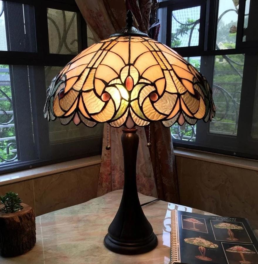 Handcrafted Tiffany Style Table Lamp with Pull Chain