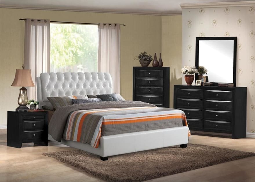 Sophisticated Contemporary Style Fully Padded Queen Size Bed