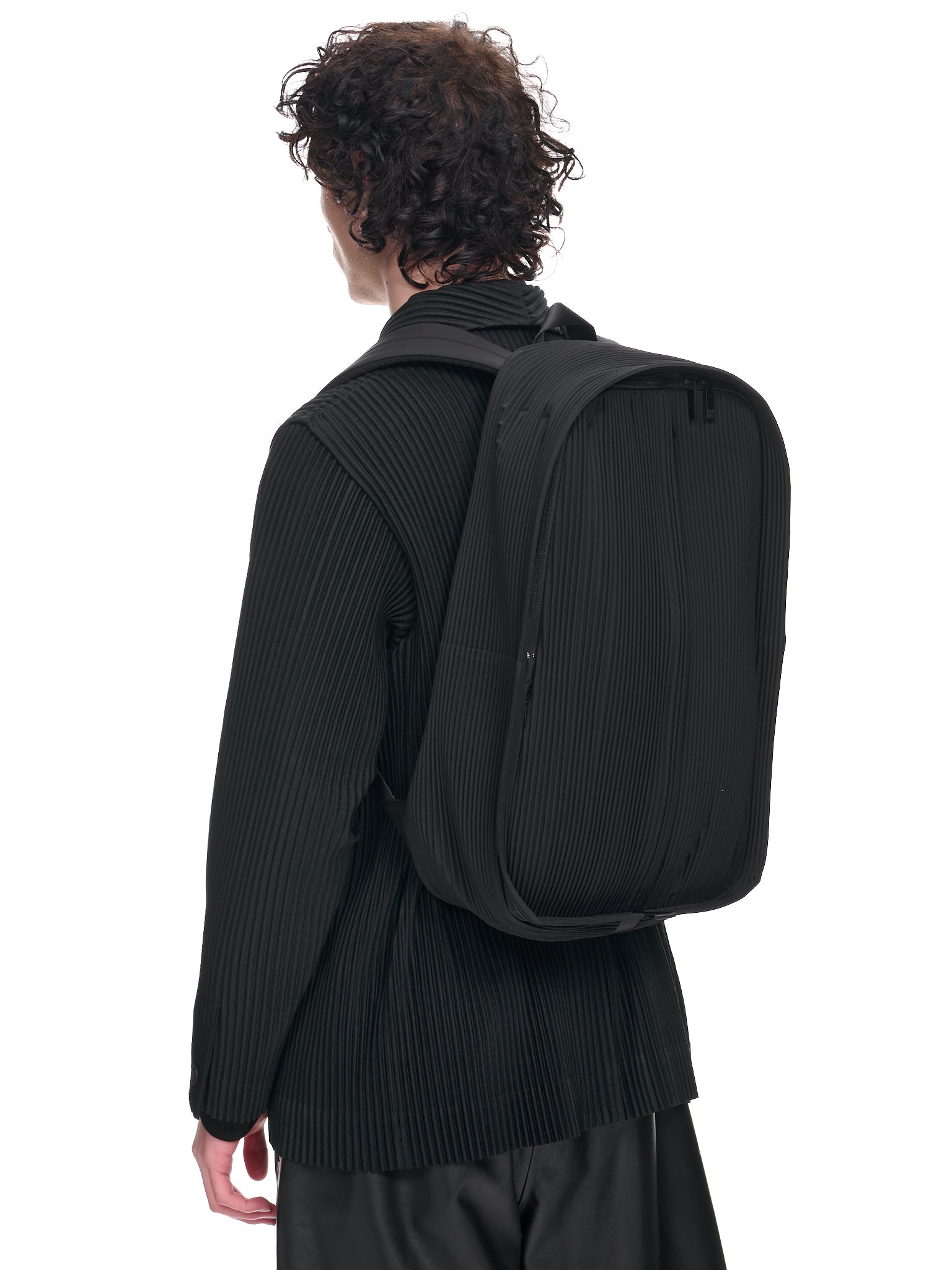 Pleats Daypack (HP36AG401-15-BLACK)