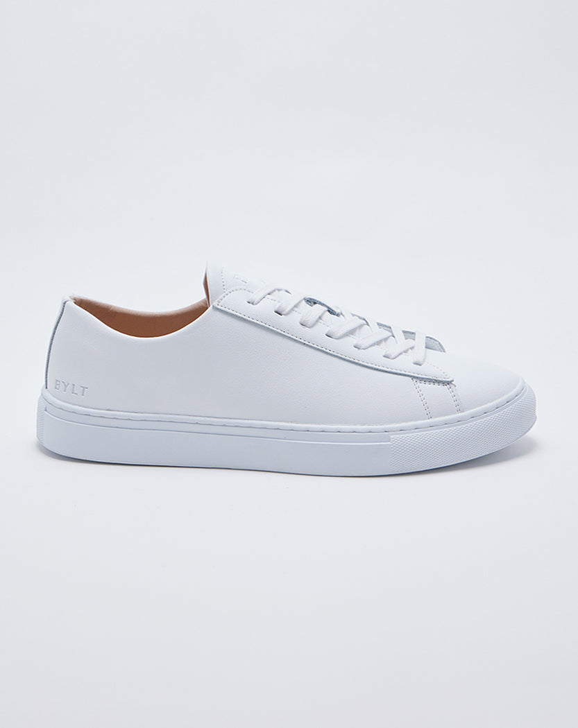 Cariuma's Comfy White Sneakers Are Made for Spring