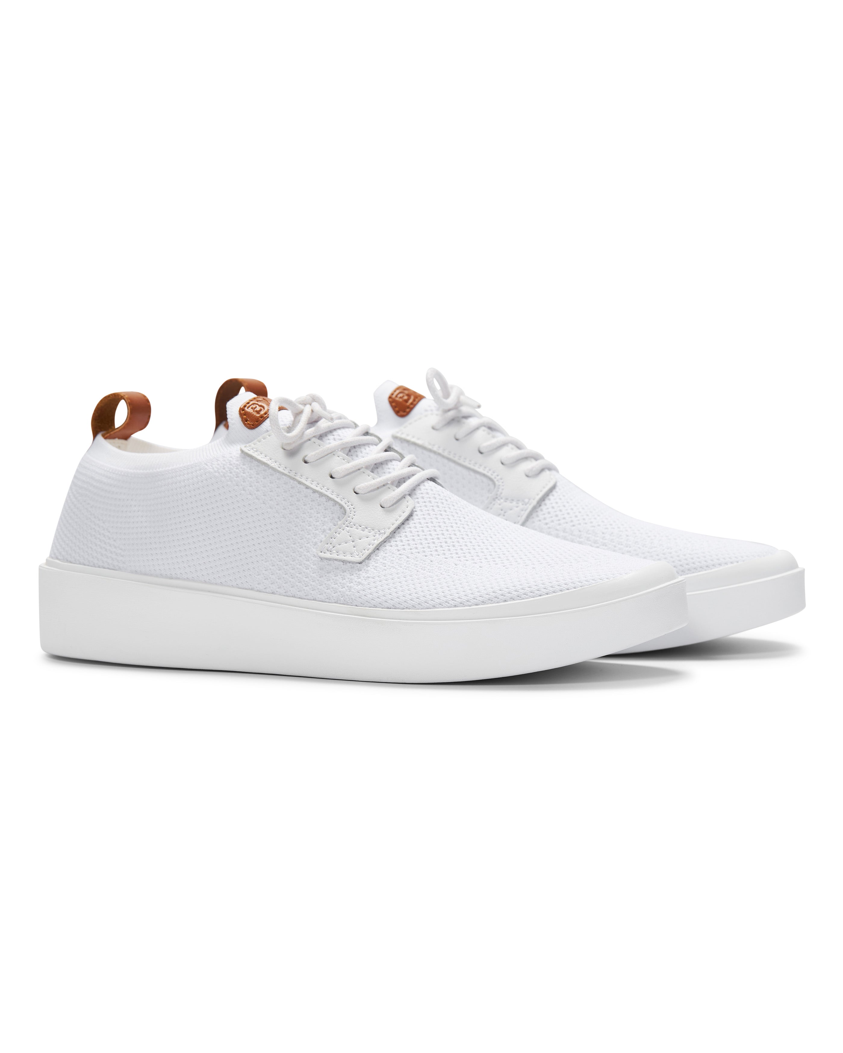 Buy GUCCI BEE PREMIUM QUALITY WHITE SNEAKER MEN'S CASUAL SHOES - Online