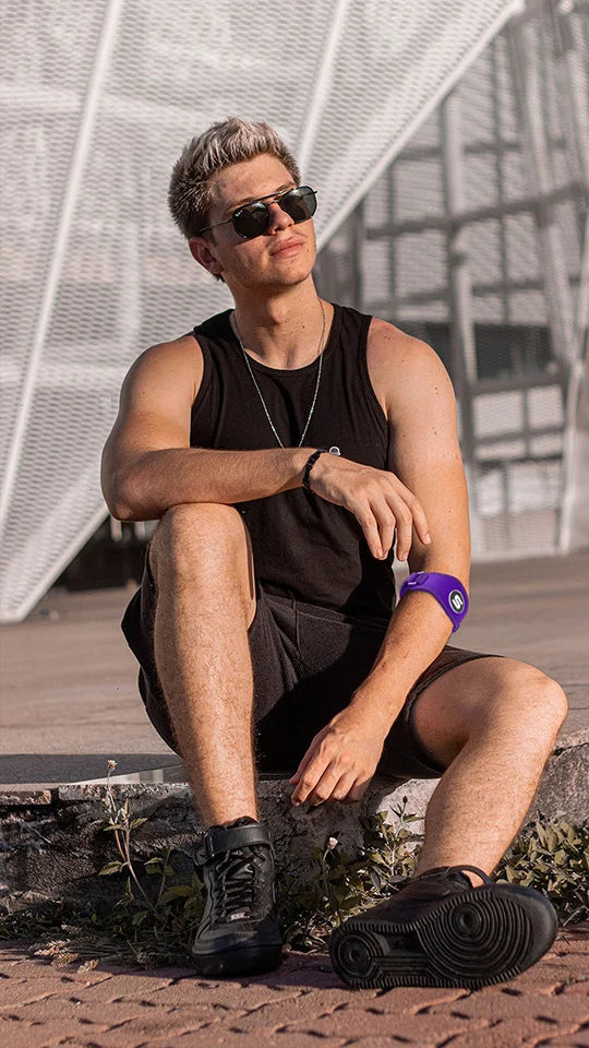 Adjustable elbow brace with breathable fabric and support straps for joint pain relief and injury recovery.