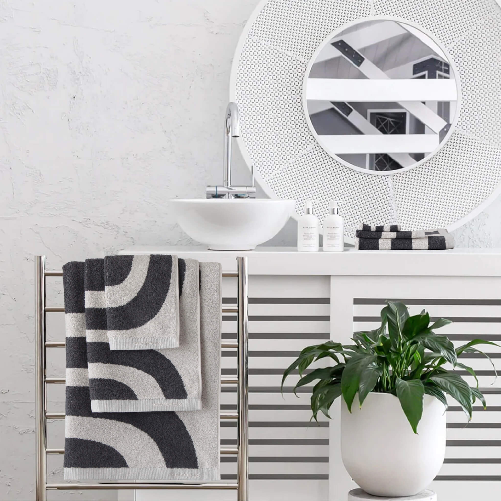 MARIMEKKO MELOONI BATH TOWEL | TERRY COTTON BATHROOM TOWELS – Living By  Design