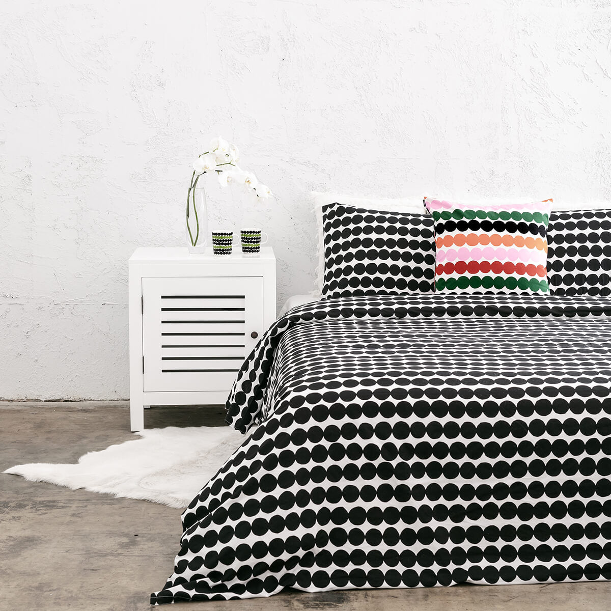 MARIMEKKO | RASYMATTO DUVET QUILT COVER | BLACK + WHITE | QUEEN – Living By  Design