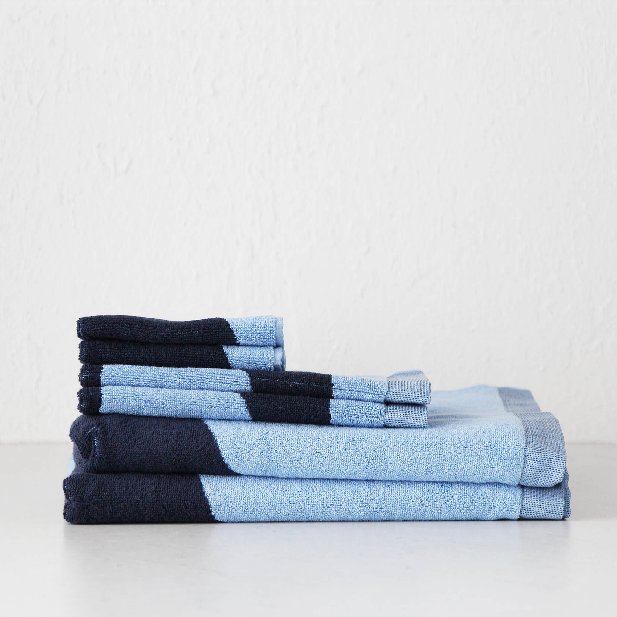 MARIMEKKO | SEIREENI BATH TOWEL BUNDLE DOUBLE | LIGHT BLUE + DARK BLUE –  Living By Design