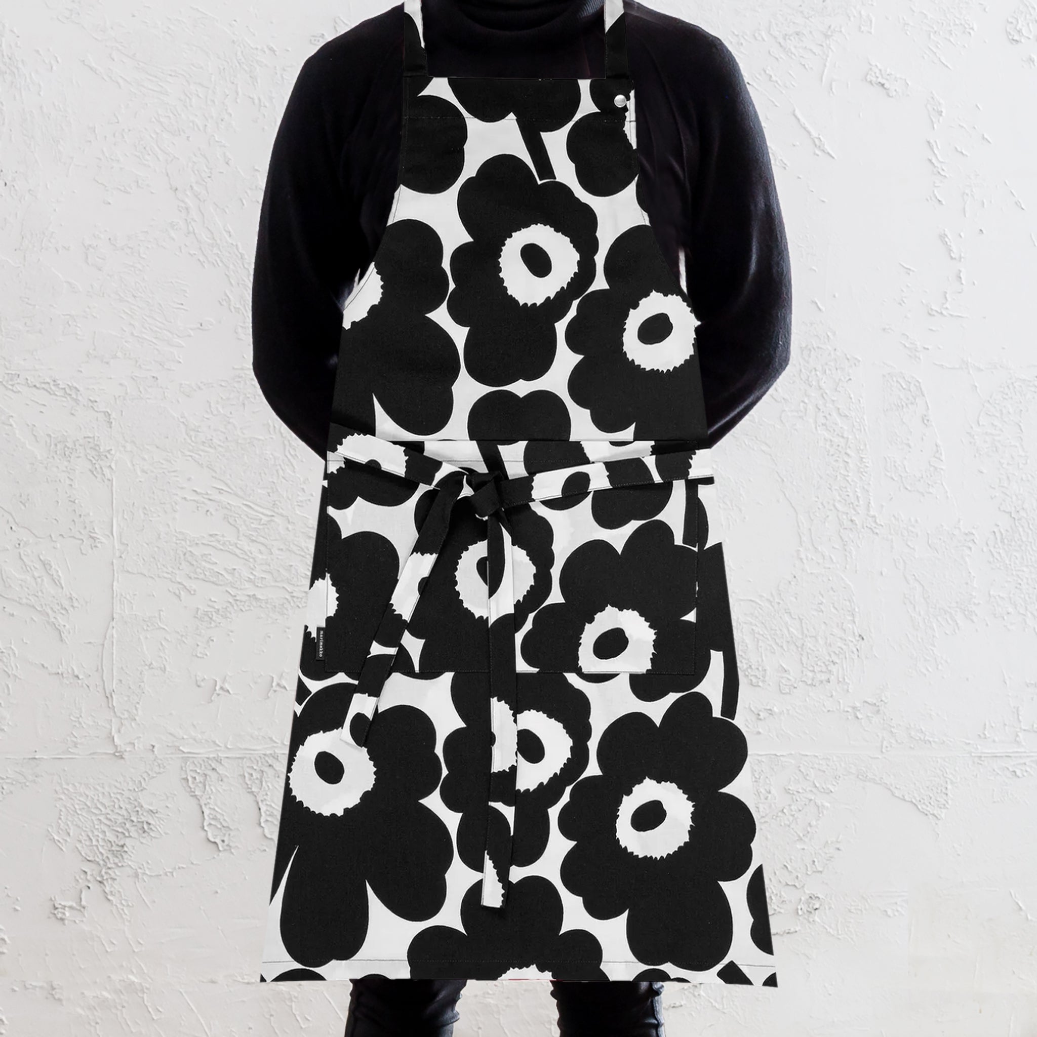 MARIMEKKO | PIENI UNIKKO APRON | BLACK + WHITE – Living By Design