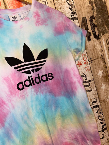 tie dye adidas outfit