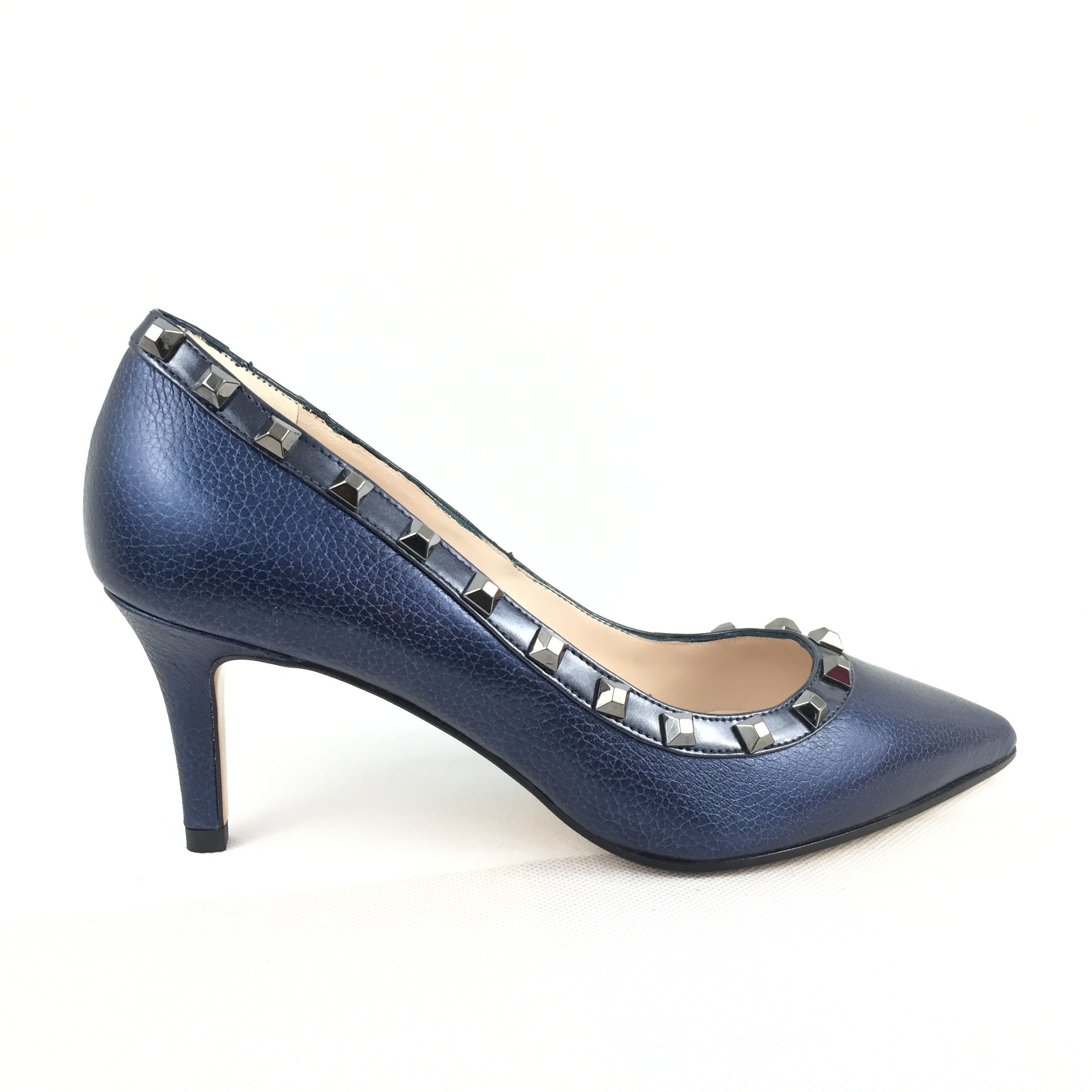 navy low court shoes