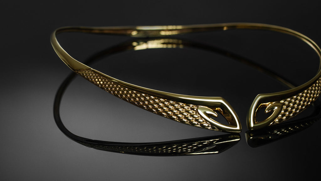 Your curves inspired the sculptural shape of this python collar in 18K Gold Vermeil