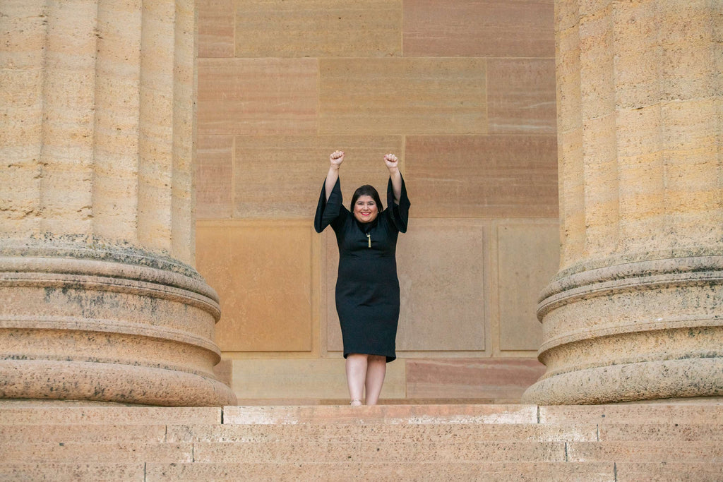 Jennifer Lynn Robinson on the steps of the Philadelphia Museum of Art