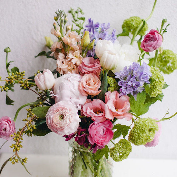 An Expert Floral Designer Shares Her Arranging Secrets  Flower  arrangements, Spring floral arrangements, Floral arrangements