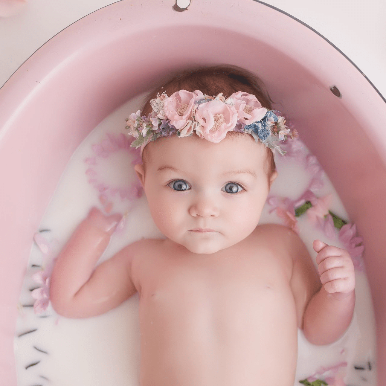 Can Babies Take Baths In Epsom Salt : Skin Brushing And Epsom Salt Baths Dana Dinnawi / An epsom salt bath contains magnesium and sulfate ions, which are absorbed into the body through the skin.