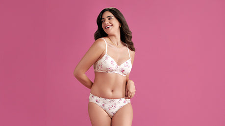 Women Wearing Smooth Charm Bra