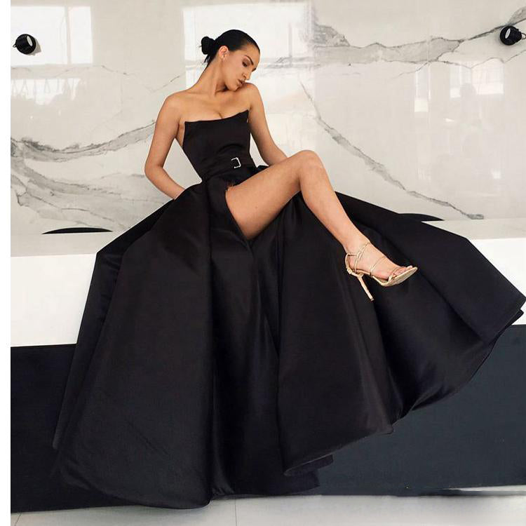 black ball skirt with pockets