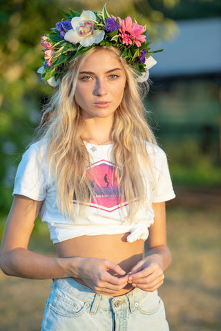 Leah Rose in Hibiscus Surf Tee