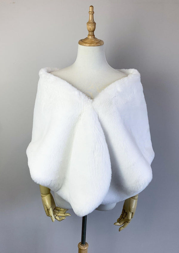 Ivory / White Fur – Sissily Designs