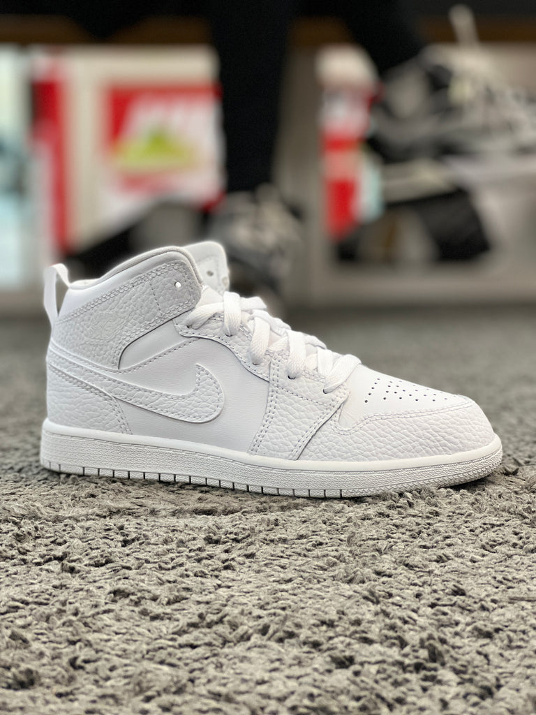 jordan air 1 mid triple white