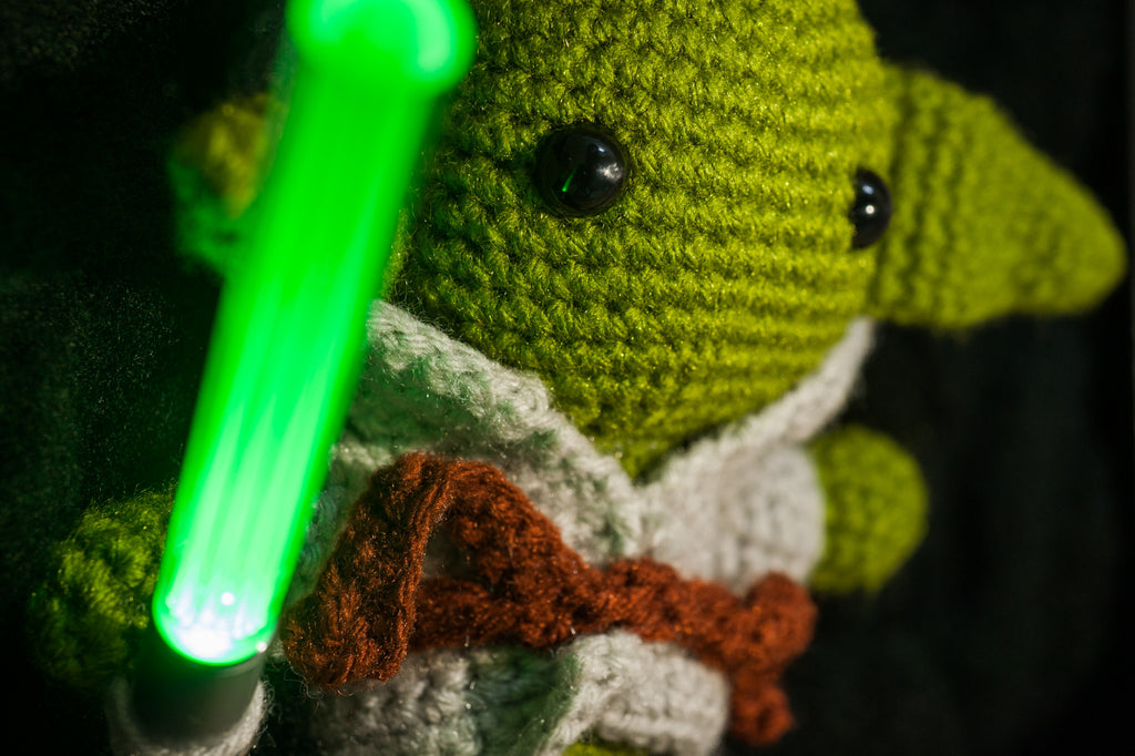 amigurumi, starwars, yoda, crochet, handmade, photo, frame, art, wooden, glow in the dark, green light saber