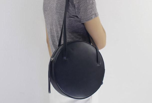 round leather shoulder bag