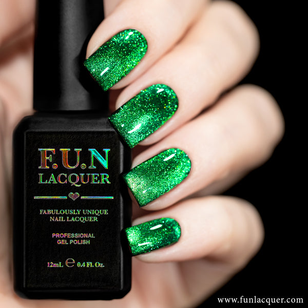 Emerald green French tip accent | Green nails, Gel nails, Stylish nails