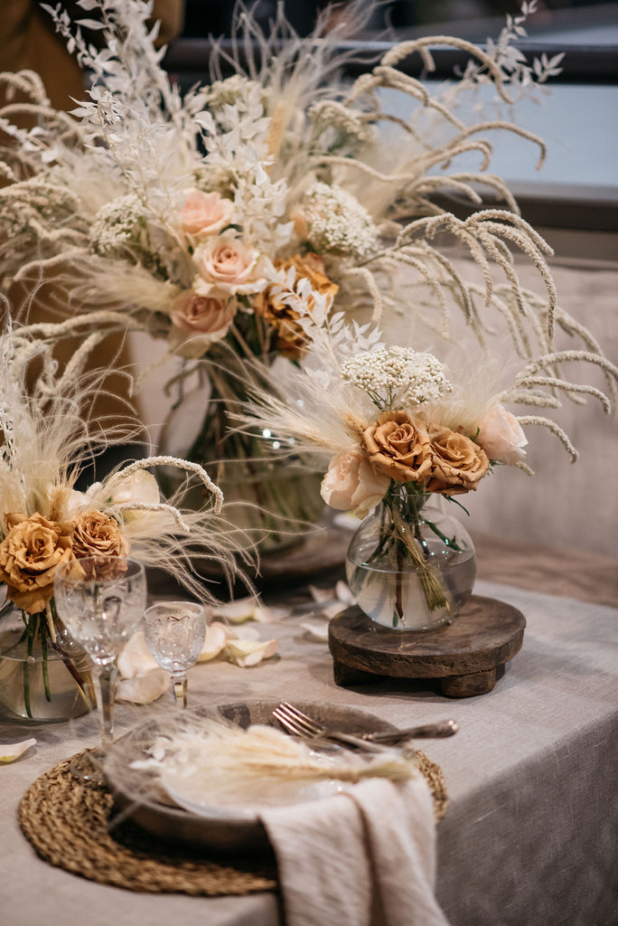Decoración de la mesa de bodas y flores